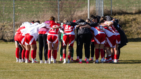 Unionerinnen am FC Bayern Campus gefordert