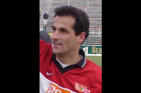 Vier Spieler unterschrieben Verträge