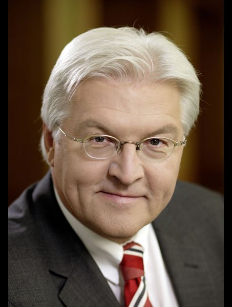 Vizekanzler Frank-Walter Steinmeier zu Gast beim Eröffnungsspiel!