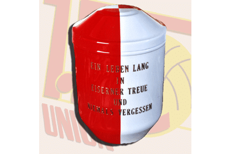 Von der Wiege bis zur Bahre : EISERN UNION!