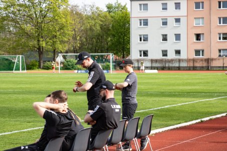 "What time is it?" Markus Liebig (sitting), Sven Gruel and Ailien Poese check their watches as time runs out against Jena. 