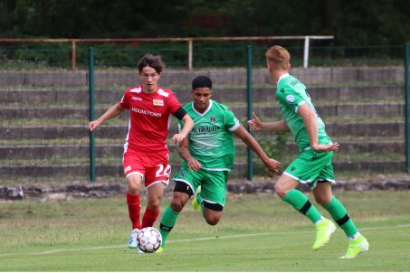 Zum Flutlichtspiel nach Hannover