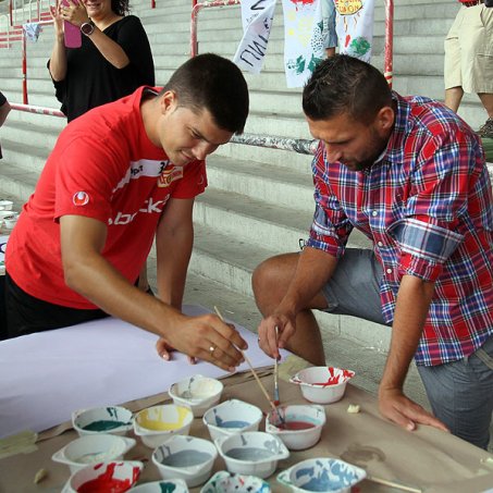 „gemeinsam SEHEN – UNION leben“: Über 2.000 Unioner beim Maltag an der Alten Försterei